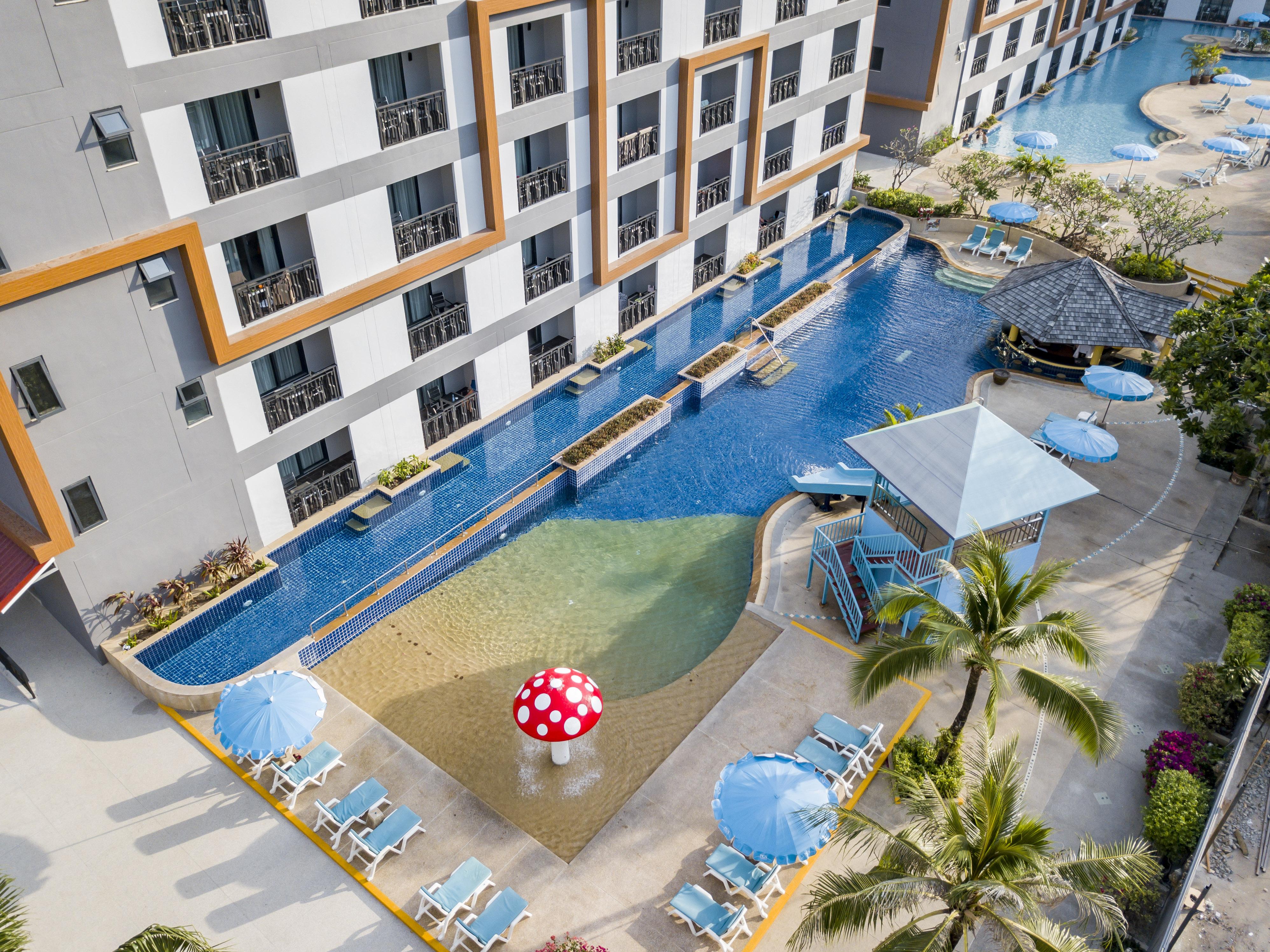 Woovo Phuket Kata Hotel Kültér fotó